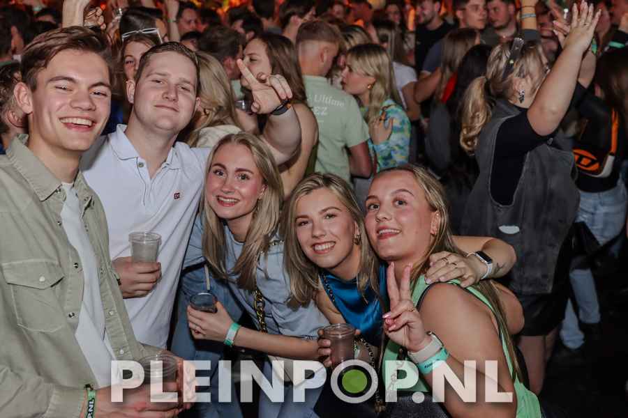 Publiek    Bezoekers (170)